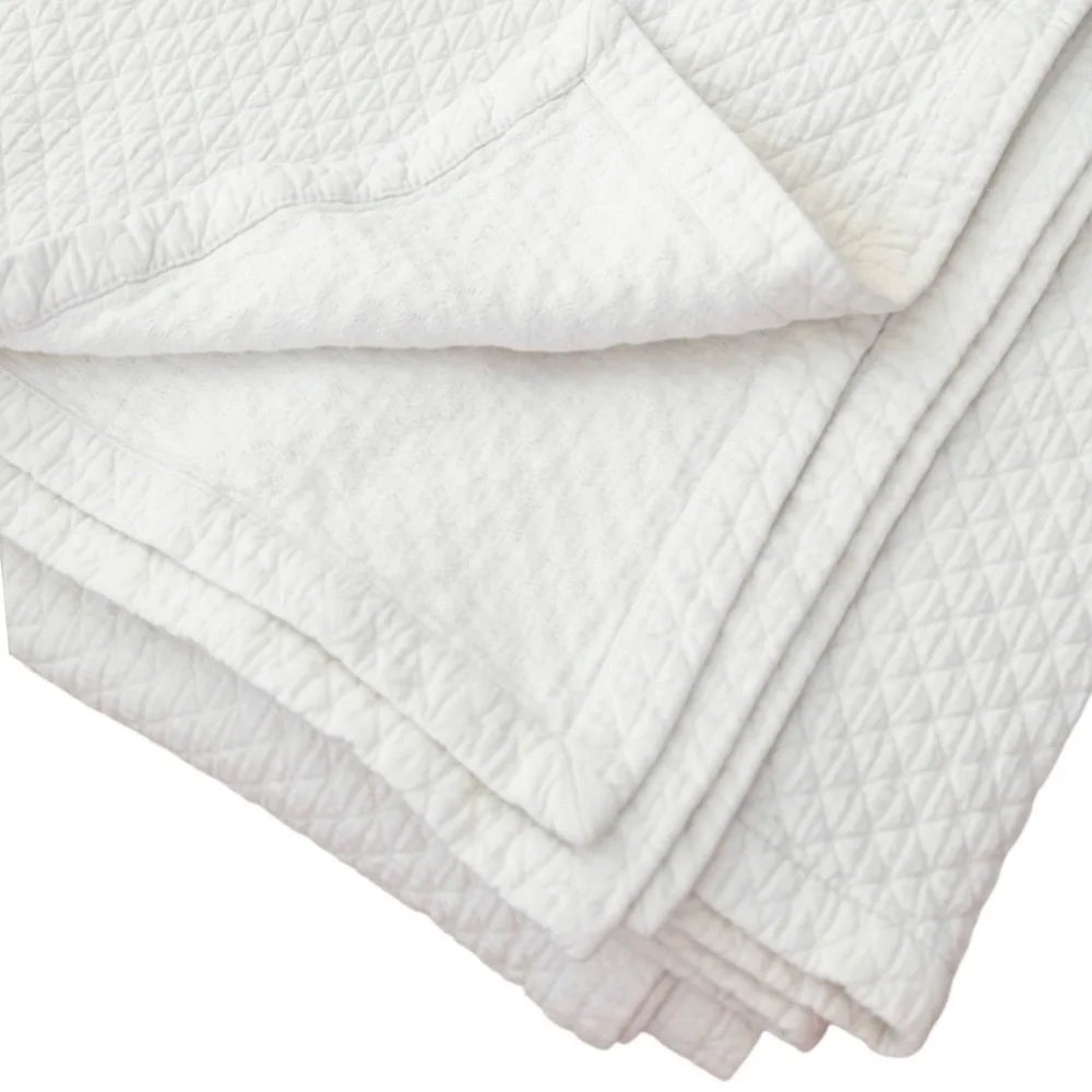 Restoration Hardware Matelasse White Quilted Cotton Queen‎ Bed Coverlet